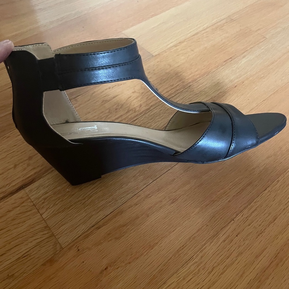 9&CO Black Wedge Sandals